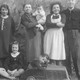 Yvonne DONS DE LAMBERT -
 Elisabeth LAROUSSINIE (mre d'Andre) - Andre, Ren et leurs trois enfants 